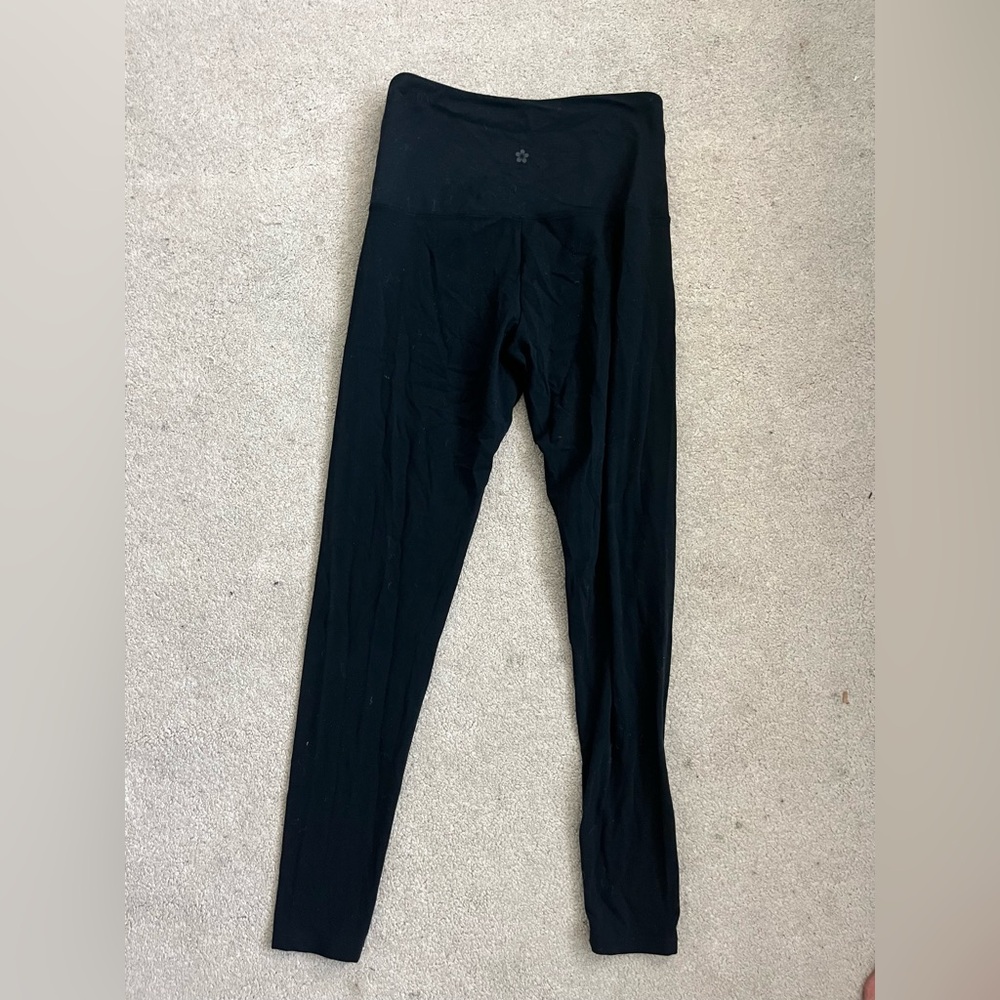 Tuff Athletics Black Leggings Comfortable and Versatile